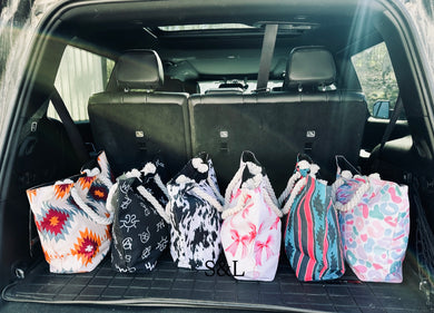 Tote bag preorder will early June (please leave order details in the note to sellers box)